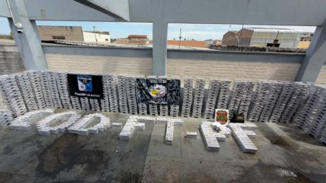 Caminhão com meio milhão de cigarros contrabandeados é interceptado em MT