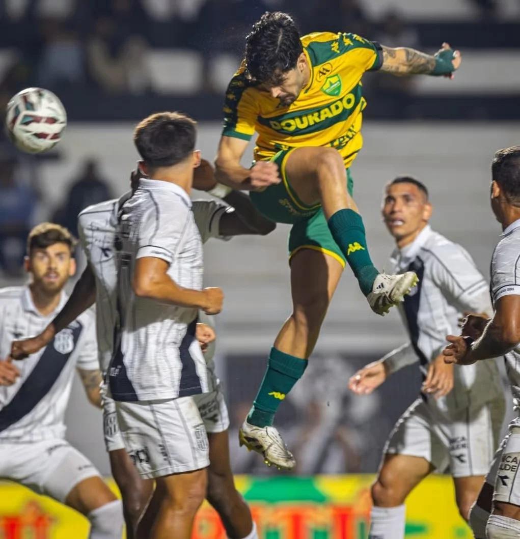 Cuiabá e Ponte Preta duelam na Arena Pantanal em MT