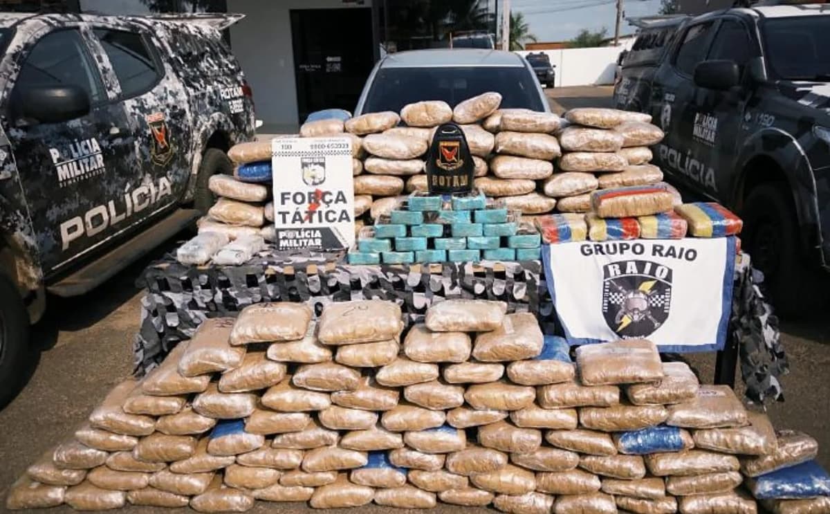 Dupla é presa com 231 tabletes de drogas na BR-174 em Pontes e Lacerda