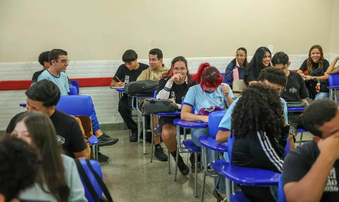 Enem 2026: reta final muda rotina de estudantes a um mês das provas