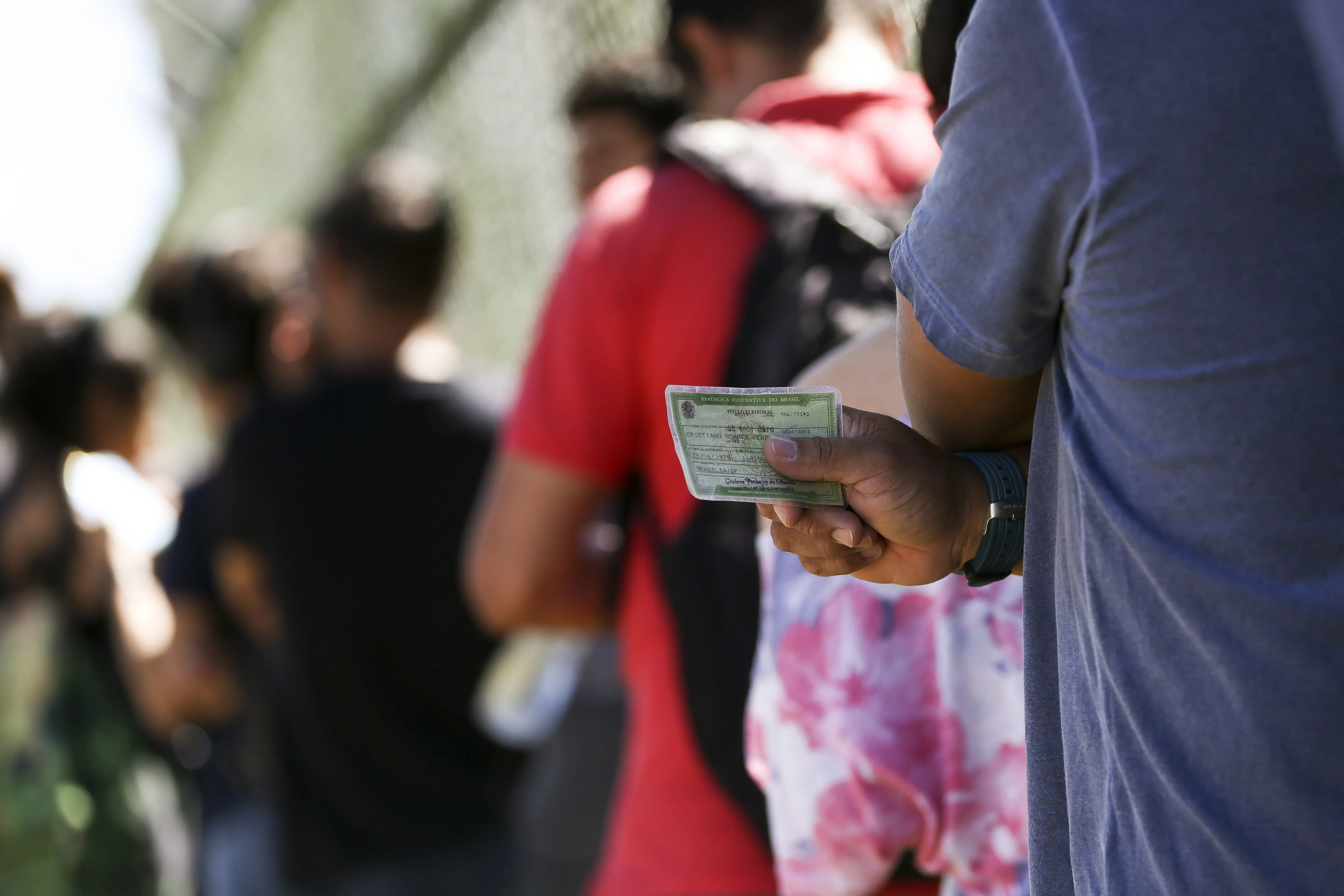 Fila cresce por regularização eleitoral em Cuiabá