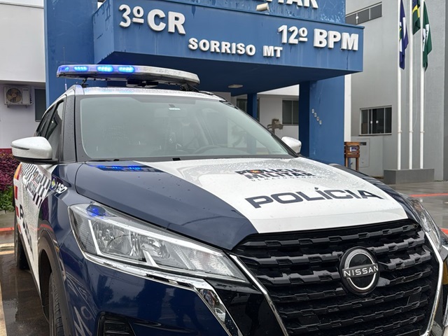 Foragido quebra janela de ônibus em Sorriso e fere menor