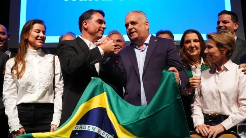 Galvan apoia chapa de Flávio Bolsonaro e vice em MT