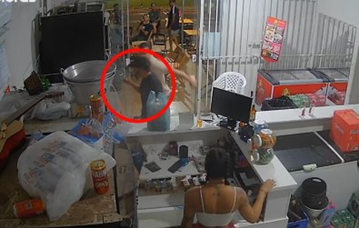 Homem agride cliente e arrasta mulher de distribuidora em Nobres MT