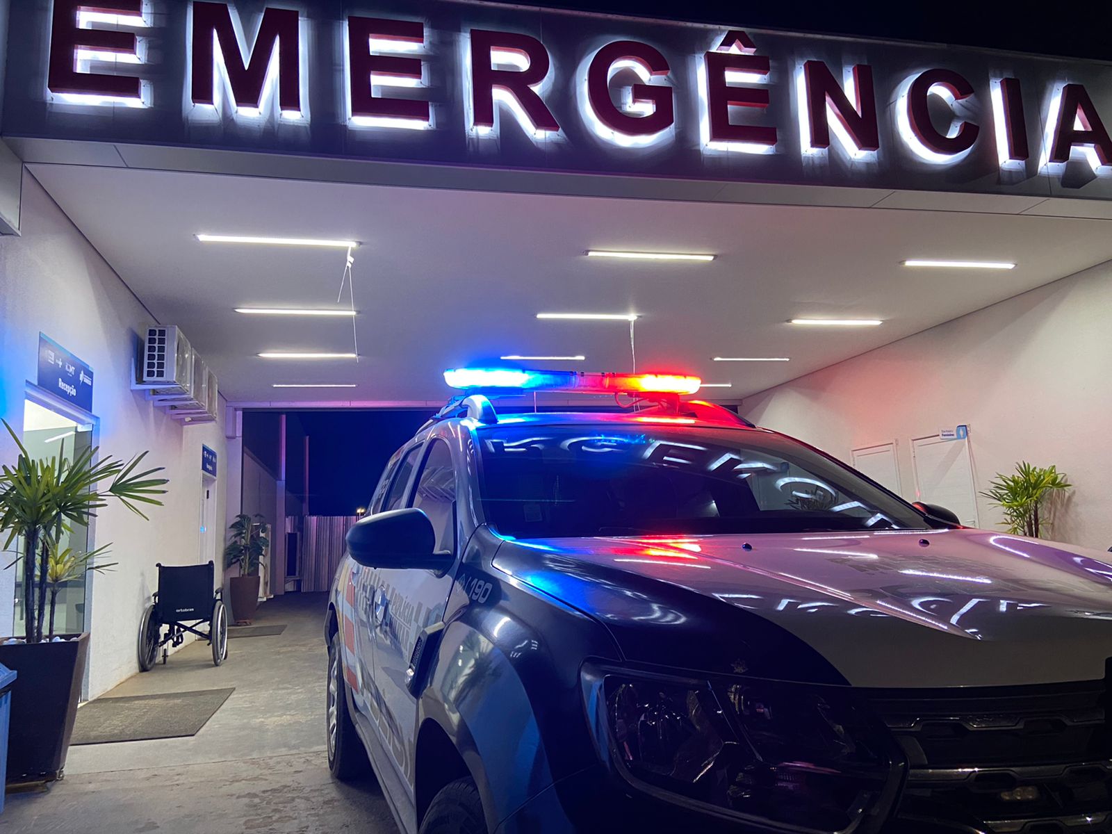 Homem de 35 anos é esfaqueado em frente a bar em Sorriso