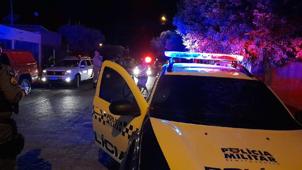 Homem é preso após quebrar móveis em briga em Rondonópolis