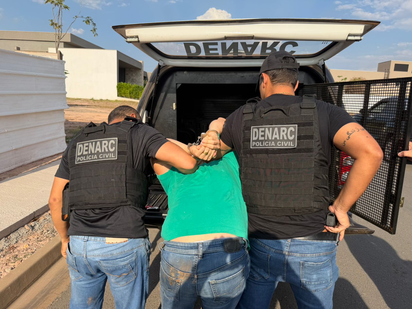 Homem é preso suspeito de plantar droga no carro da ex em MT