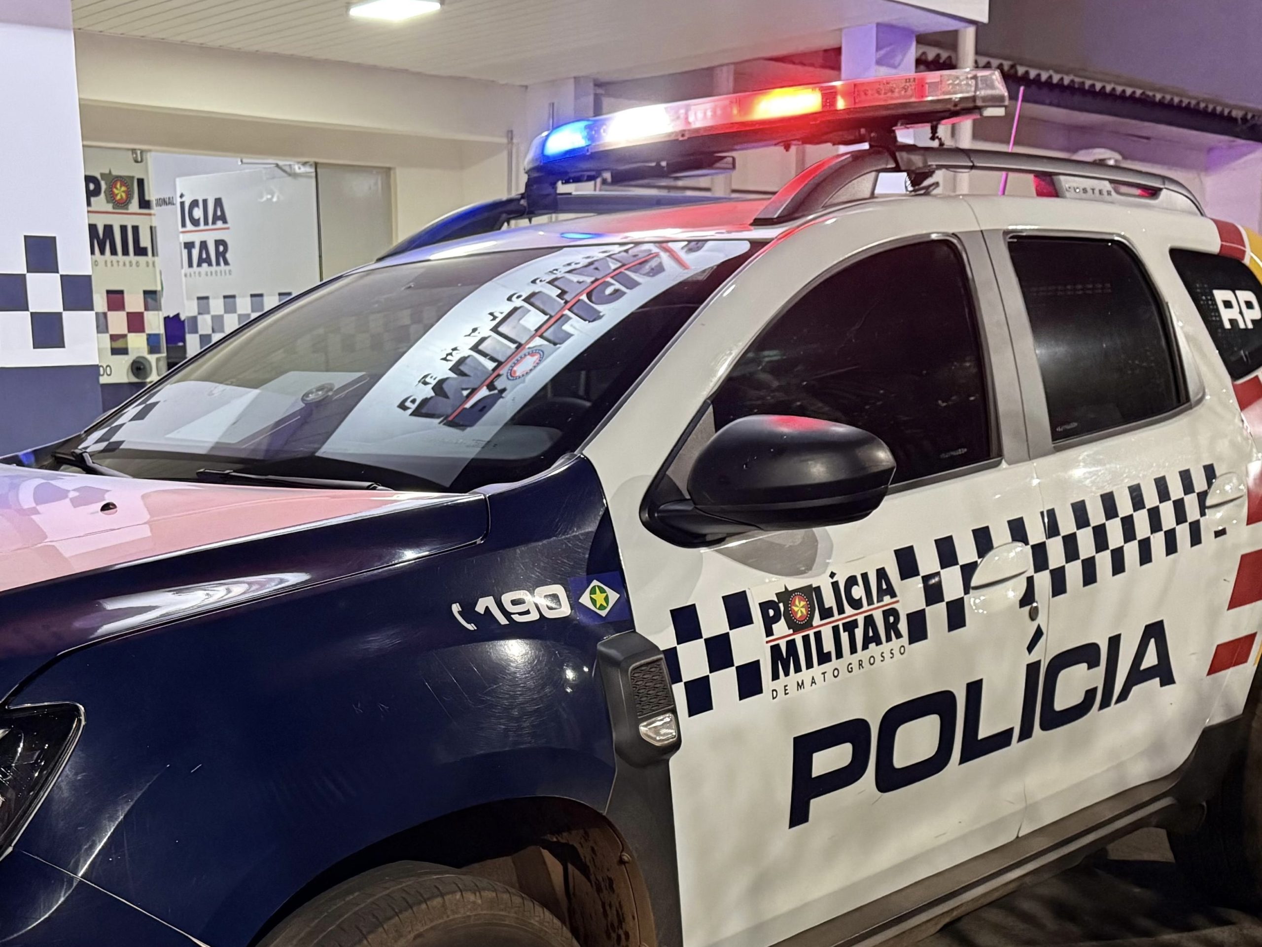 Jovem é esfaqueado na madrugada em Castanheira