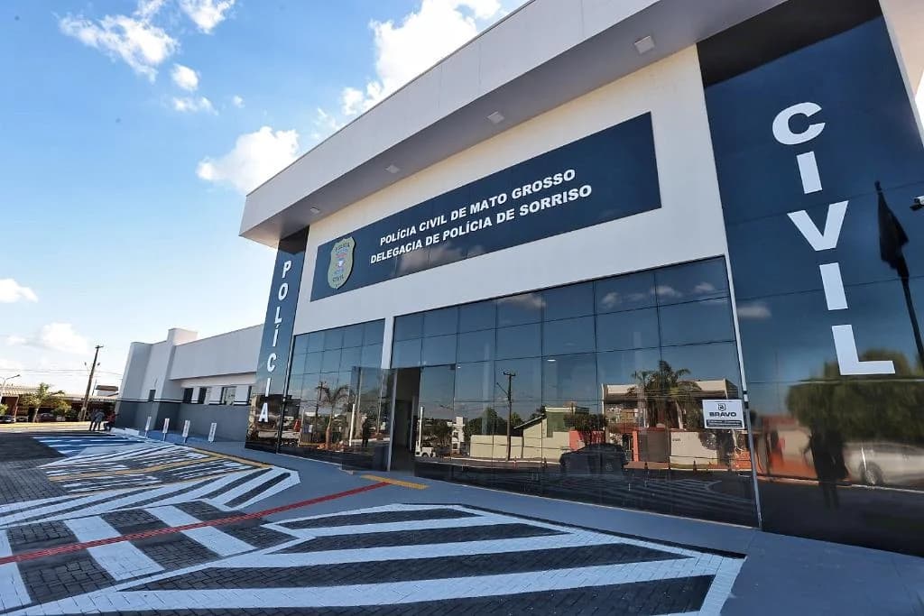 Mãe busca delegacia por documento e filho acaba preso em MT