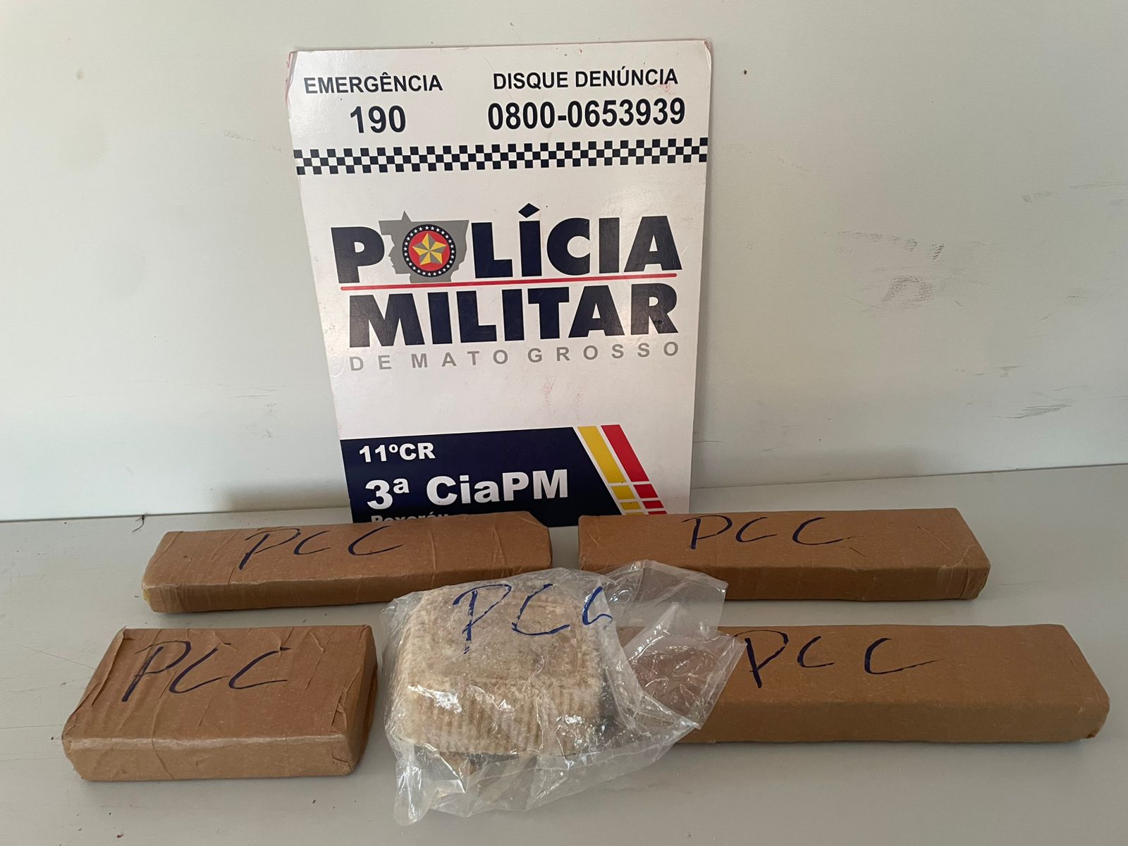 Polícia Militar Apreende Drogas em Poxoréu