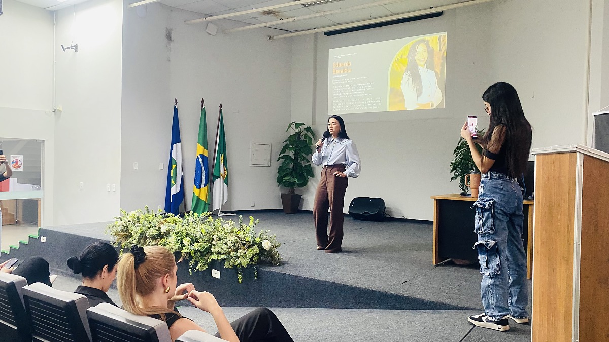 Prefeitura de Cuiabá capacita mulheres em inteligência artificial e marketing