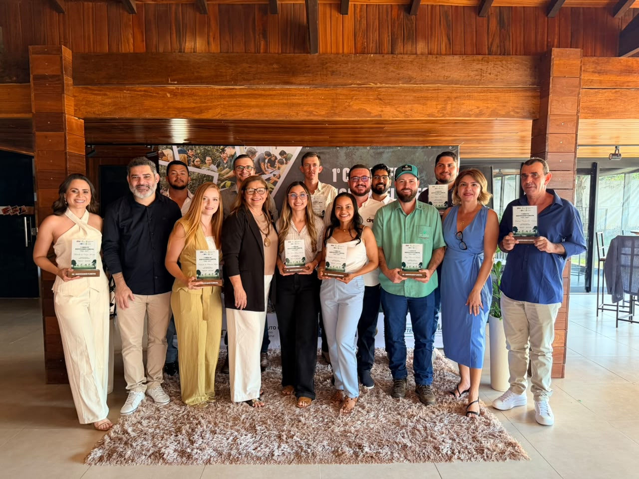 Primeira turma de identificadores florestais conclui curso em Alta Floresta