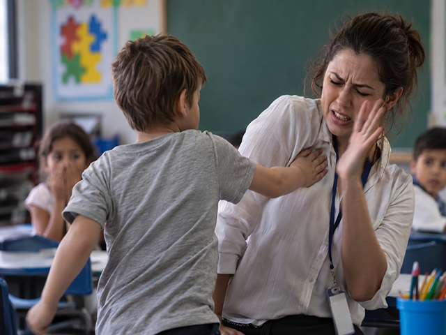 Professora sofre agressões de aluno em escola de Sorriso