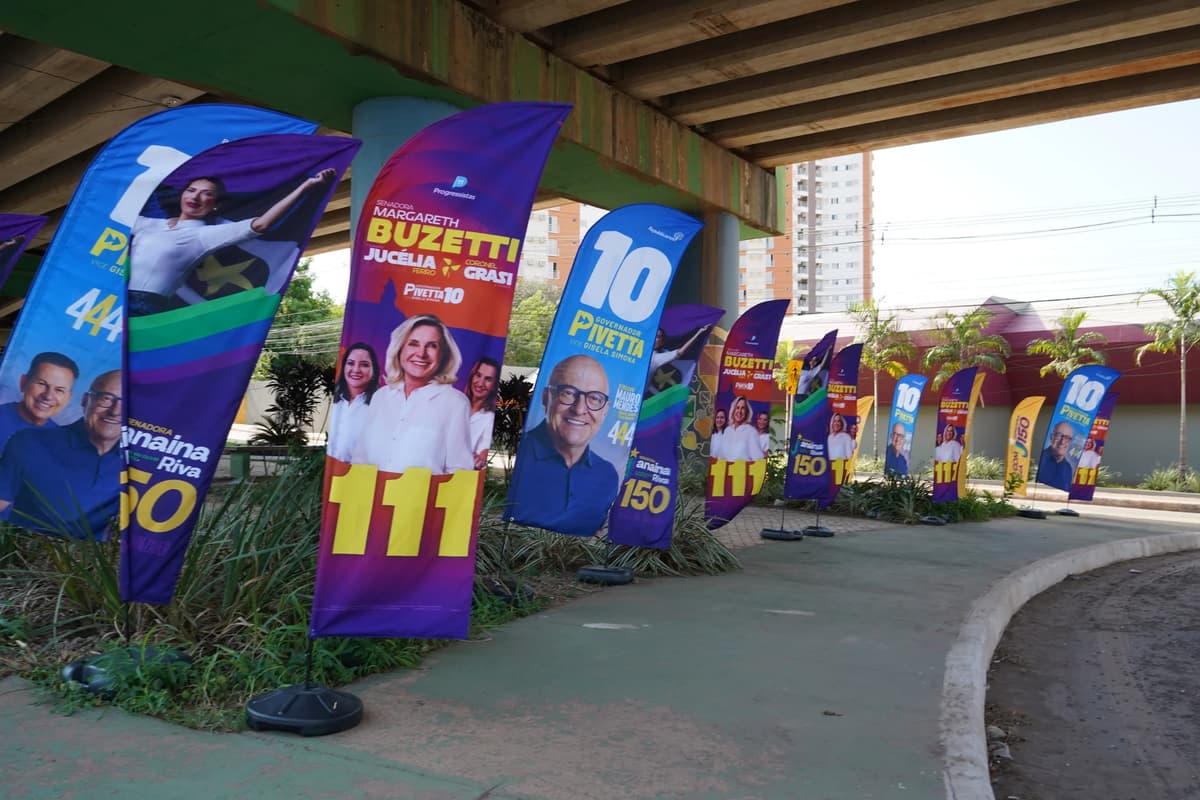 Projeto de Abilio libera wind banners em calçadas de Cuiabá