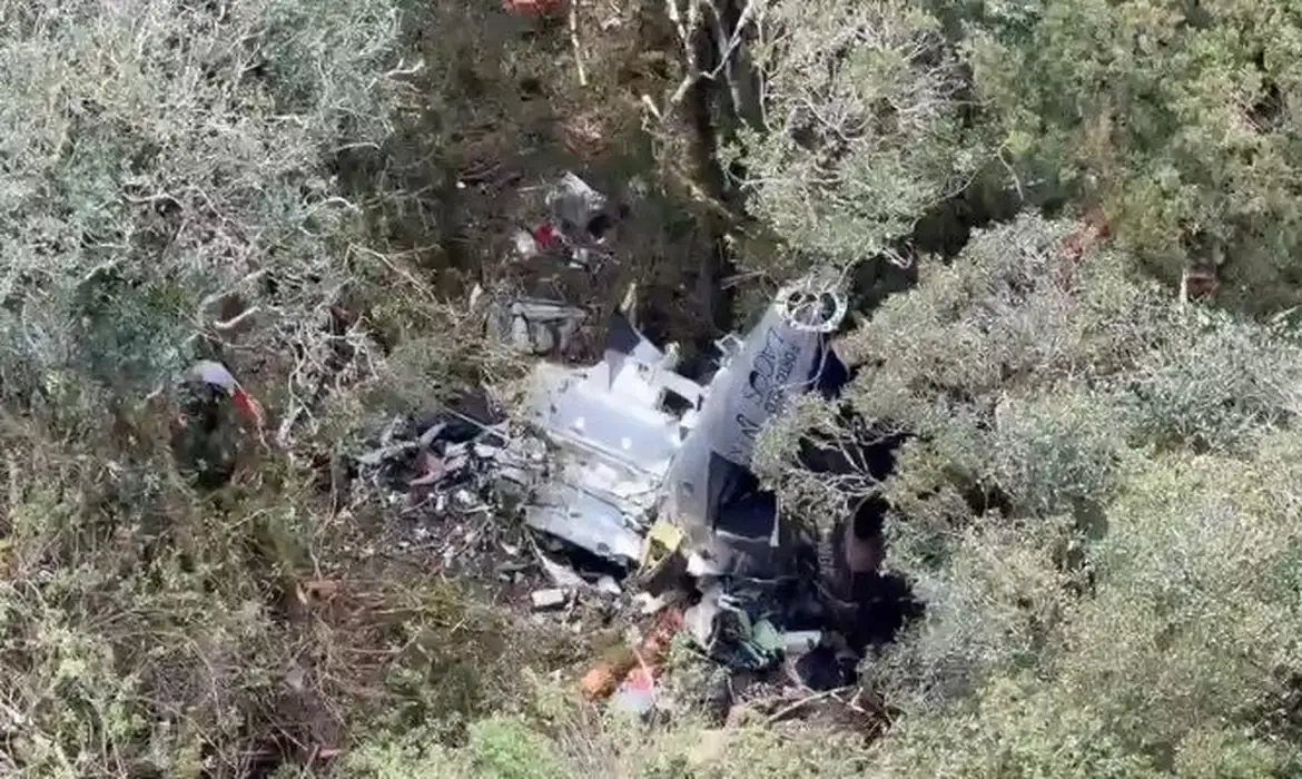 Queda de helicóptero deixa cinco mortos em Santa Catarina