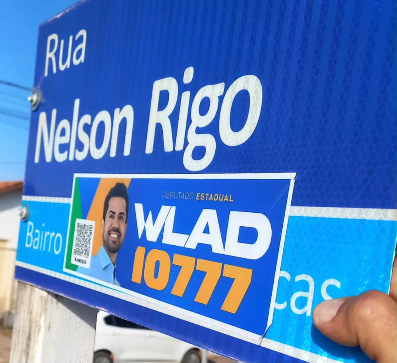 Sabotagem eleitoral é investigada após adesivos em Lucas do Rio Verde