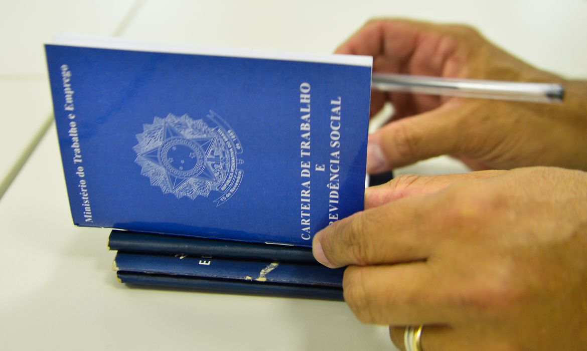 Sine abre 74 vagas de emprego em Alta Floresta