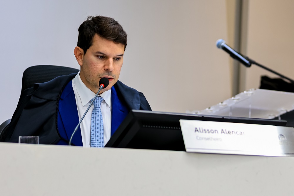 TCE-MT mantém suspensão de pregão para pintura em Paranaíta