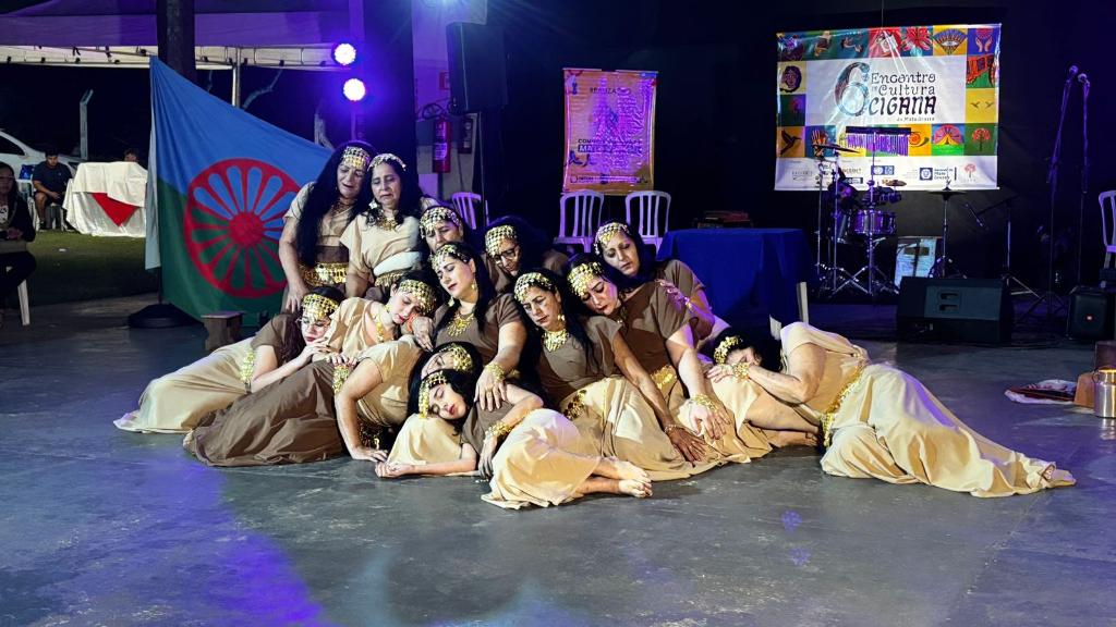 Teatro cigano transforma vidas em Rondonópolis