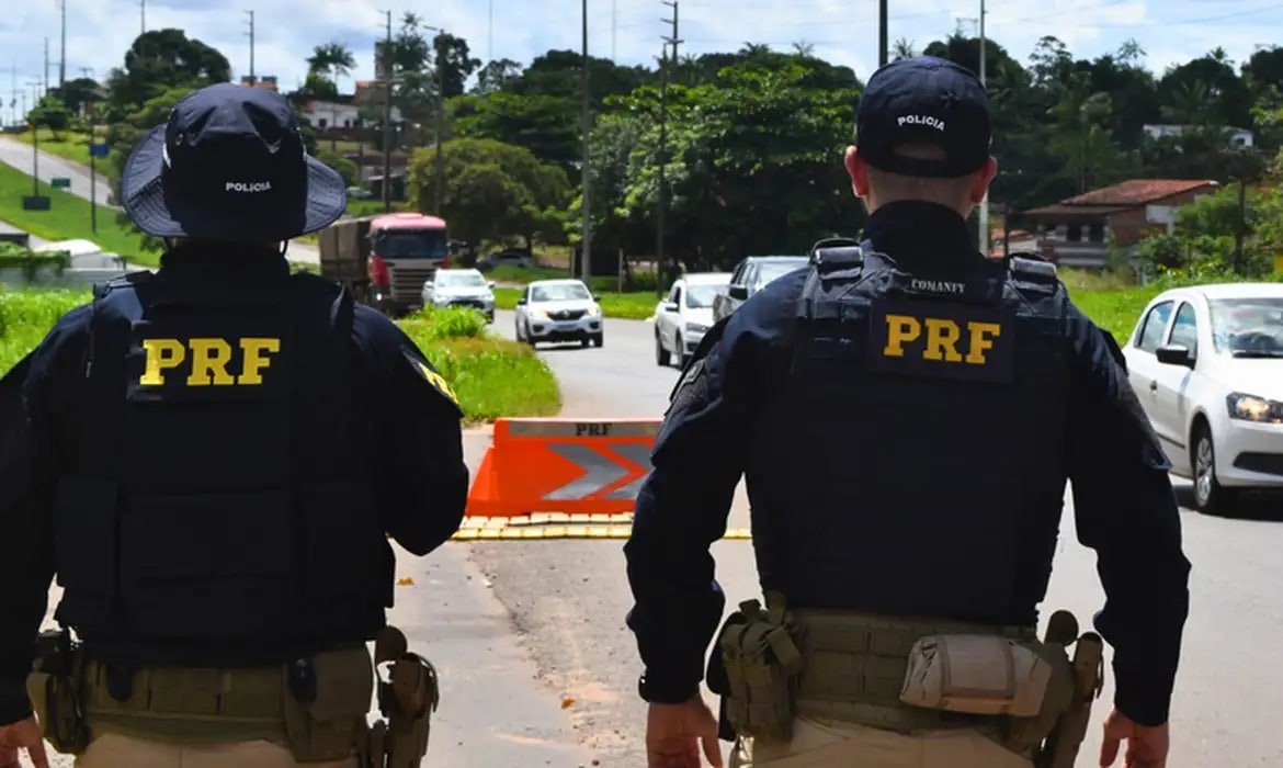 Trânsito no feriadão tem 68 mortes e apreensão de drogas