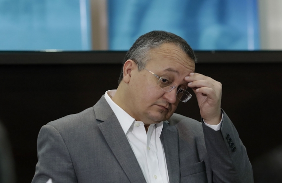 TRE suspende propaganda de Pedro Taques contra Mauro em MT