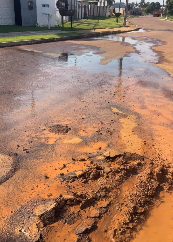 Vazamento e falta d'água geram revolta em Campo Verde